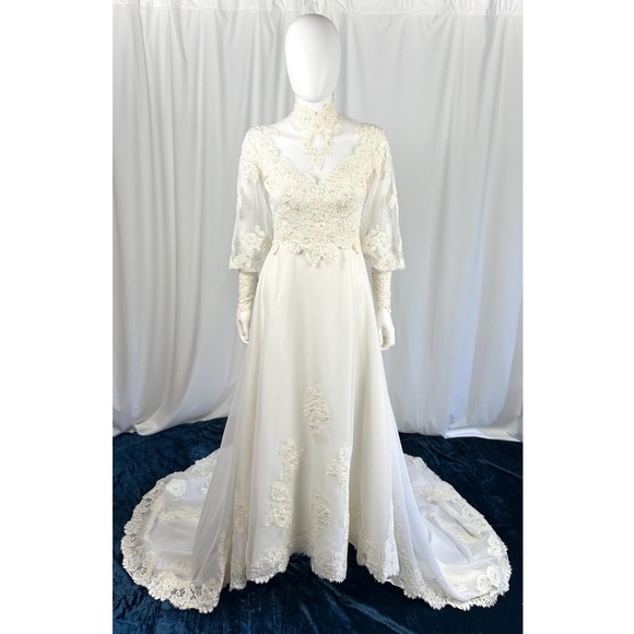 Vintage 1970’s 1980’s Ivory + Cream Lace Mock Neck Wedding Dress • Mesh • XS/S - Picture 1 of 10